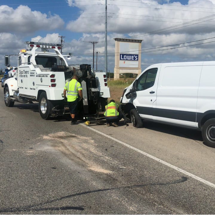 Towing van after accident 720sq